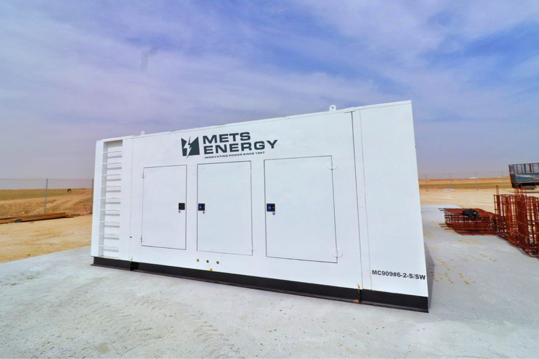 Cummins 900KVA Diesel Generator in a construction site